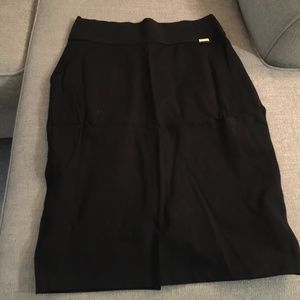 Calvin Klein stretch skirt w/wide elastic waistband detailing